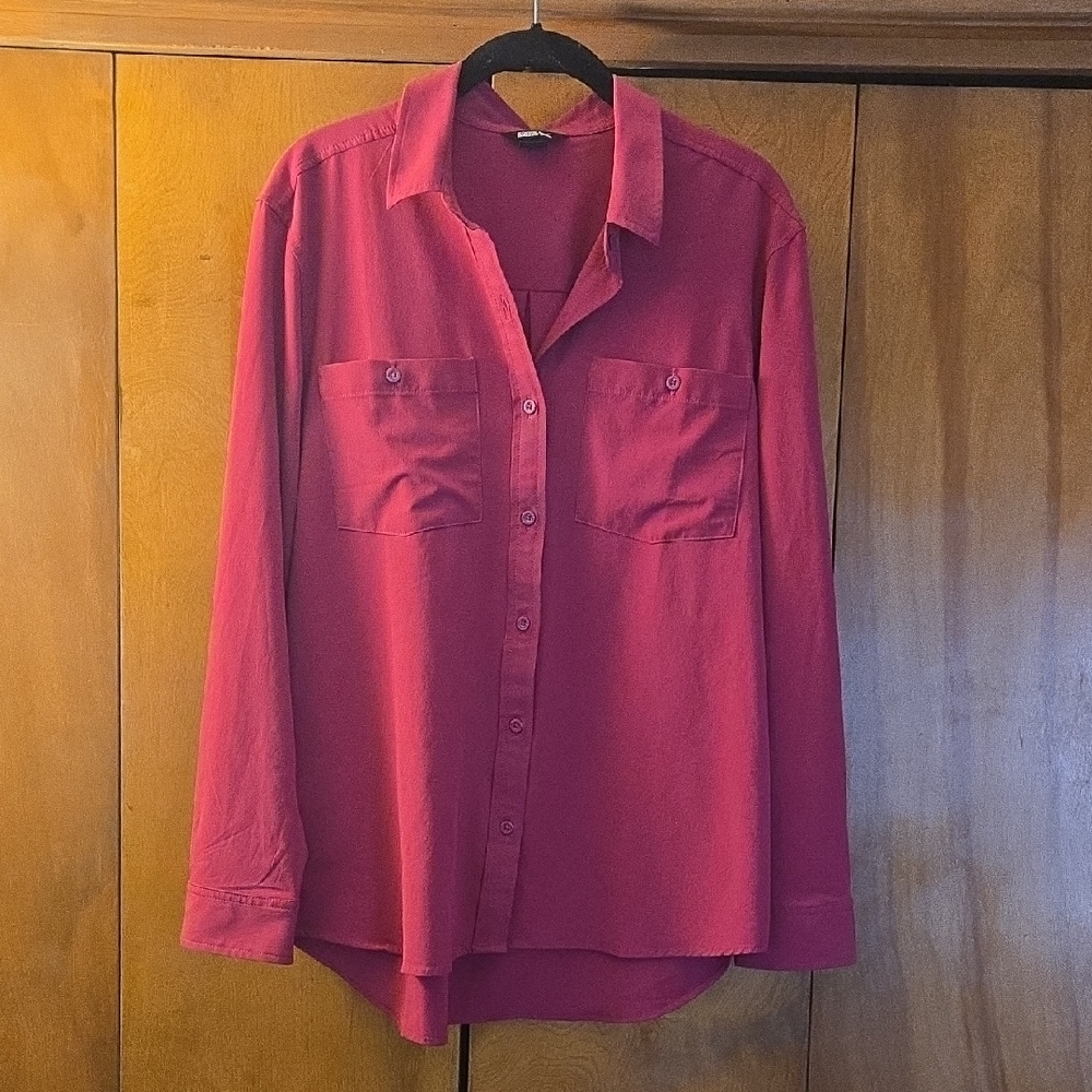 Eddie Bauer Women's Top in Hibiscus